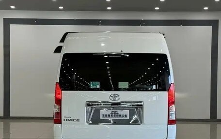 Toyota HiAce H300, 2023 год, 8 900 000 рублей, 5 фотография