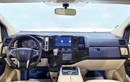 Toyota HiAce H300, 2023 год, 8 900 000 рублей, 9 фотография