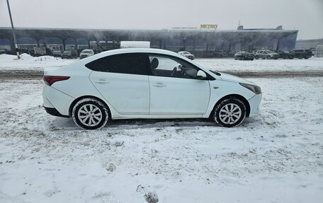 Hyundai Solaris II рестайлинг, 2019 год, 720 000 рублей, 4 фотография