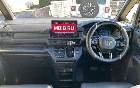 Honda Stepwgn, 2022 год, 1 930 000 рублей, 12 фотография