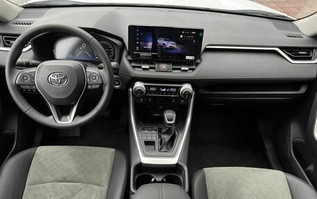 Toyota RAV4, 2025 год, 4 150 000 рублей, 9 фотография