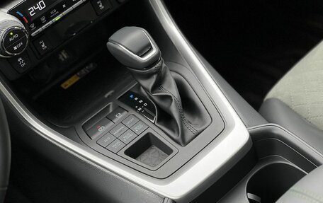 Toyota RAV4, 2025 год, 4 150 000 рублей, 24 фотография