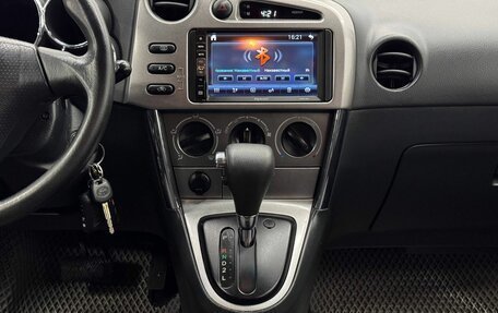 Toyota Matrix, 2005 год, 690 000 рублей, 13 фотография