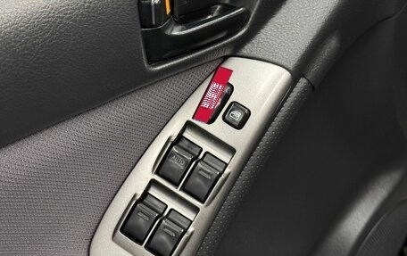 Toyota Matrix, 2005 год, 690 000 рублей, 19 фотография