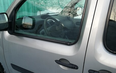 Renault Kangoo II рестайлинг, 2011 год, 555 000 рублей, 6 фотография