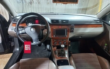 Volkswagen Passat B6, 2005 год, 530 000 рублей, 8 фотография