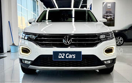 Volkswagen T-Roc I, 2021 год, 2 050 000 рублей, 2 фотография