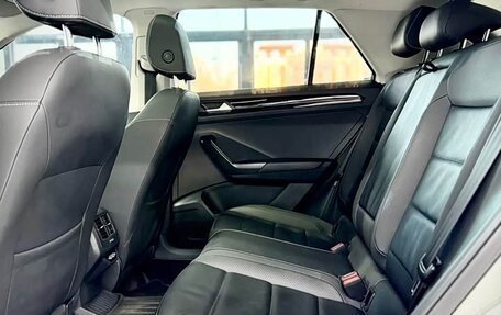 Volkswagen T-Roc I, 2021 год, 2 050 000 рублей, 11 фотография