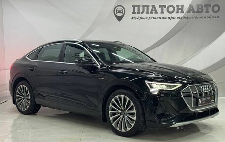 Audi e-tron Sportback I, 2022 год, 5 699 000 рублей, 4 фотография