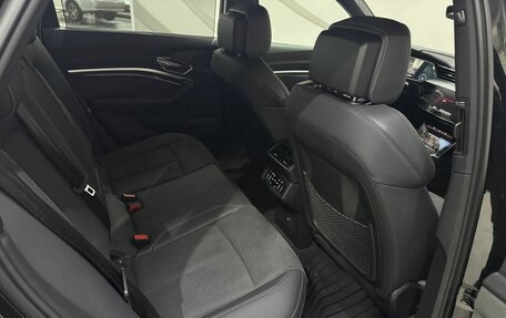 Audi e-tron Sportback I, 2022 год, 5 699 000 рублей, 8 фотография