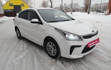 KIA Rio IV, 2018 год, 1 350 000 рублей, 2 фотография