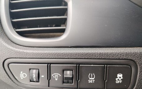 KIA Rio IV, 2018 год, 1 350 000 рублей, 10 фотография