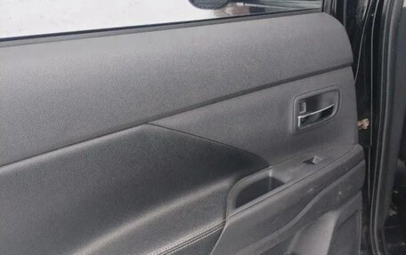 Mitsubishi Outlander III рестайлинг 3, 2013 год, 1 400 000 рублей, 6 фотография