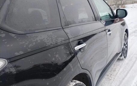 Mitsubishi Outlander III рестайлинг 3, 2013 год, 1 400 000 рублей, 7 фотография