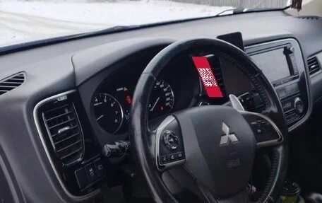 Mitsubishi Outlander III рестайлинг 3, 2013 год, 1 400 000 рублей, 4 фотография