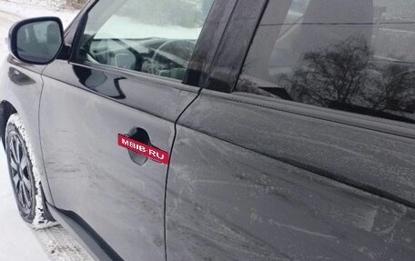 Mitsubishi Outlander III рестайлинг 3, 2013 год, 1 400 000 рублей, 3 фотография