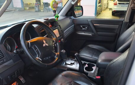 Mitsubishi Pajero IV, 2011 год, 2 000 000 рублей, 6 фотография