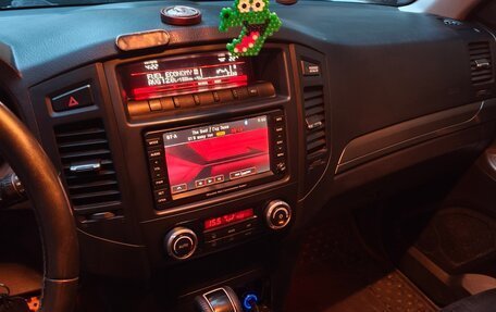 Mitsubishi Pajero IV, 2011 год, 2 000 000 рублей, 12 фотография