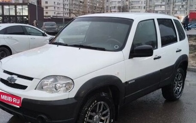 Chevrolet Niva I рестайлинг, 2018 год, 740 000 рублей, 1 фотография