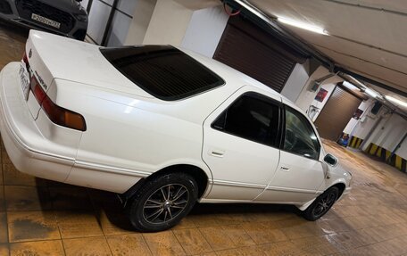 Toyota Camry, 1998 год, 450 000 рублей, 29 фотография