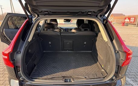 Volvo XC60 II, 2019 год, 3 990 000 рублей, 9 фотография