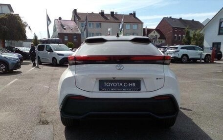 Toyota C-HR, 2026 год, 4 698 000 рублей, 3 фотография