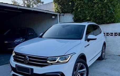 Volkswagen Tiguan II, 2021 год, 2 700 000 рублей, 5 фотография