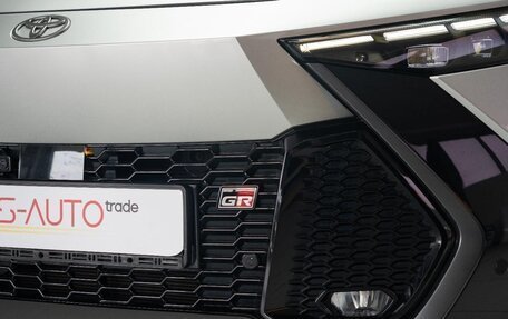 Toyota C-HR, 2024 год, 6 399 000 рублей, 6 фотография