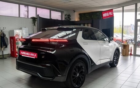 Toyota C-HR, 2024 год, 6 399 000 рублей, 9 фотография