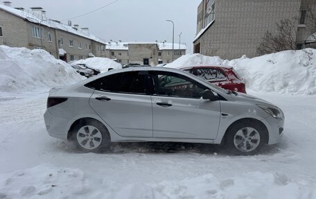 Hyundai Solaris II рестайлинг, 2014 год, 820 000 рублей, 2 фотография