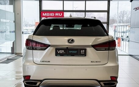 Lexus RX IV рестайлинг, 2021 год, 6 997 000 рублей, 5 фотография