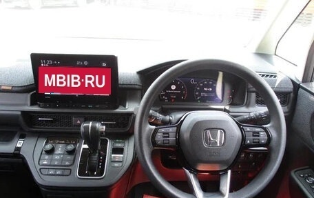 Honda Stepwgn, 2022 год, 2 352 000 рублей, 9 фотография