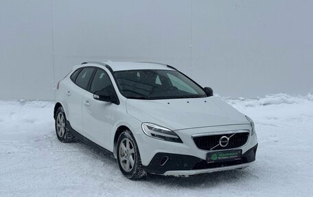Volvo V40 Cross Country I, 2017 год, 1 730 000 рублей, 3 фотография