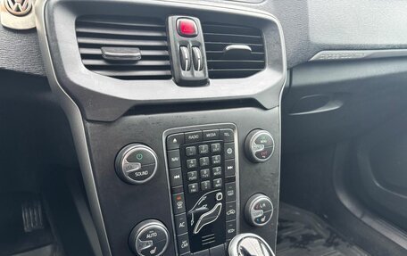 Volvo V40 Cross Country I, 2017 год, 1 730 000 рублей, 15 фотография