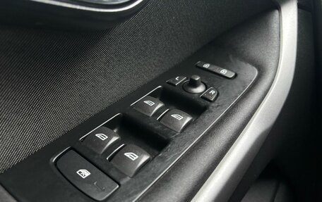 Volvo V40 Cross Country I, 2017 год, 1 730 000 рублей, 13 фотография