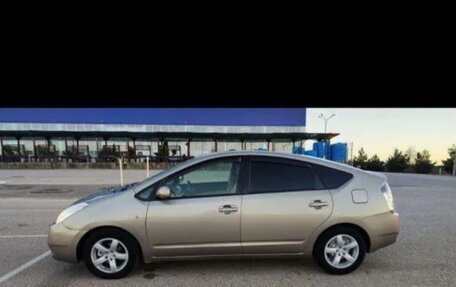 Toyota Prius, 2004 год, 650 000 рублей, 1 фотография