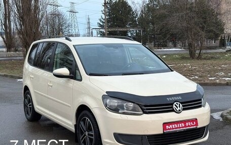 Volkswagen Touran III, 2011 год, 990 000 рублей, 1 фотография