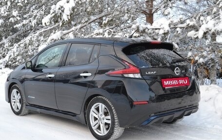 Nissan Leaf II, 2018 год, 1 700 000 рублей, 9 фотография