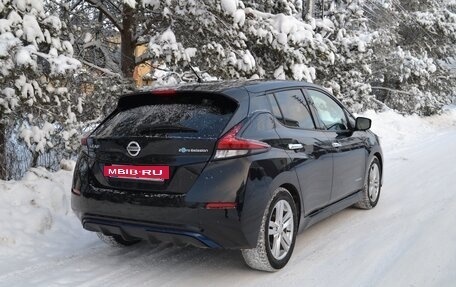 Nissan Leaf II, 2018 год, 1 700 000 рублей, 13 фотография