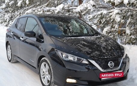 Nissan Leaf II, 2018 год, 1 700 000 рублей, 11 фотография