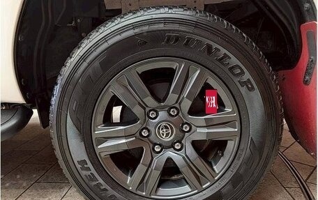 Toyota Hilux VIII, 2022 год, 4 400 000 рублей, 15 фотография