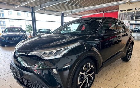 Toyota C-HR I рестайлинг, 2020 год, 2 700 000 рублей, 2 фотография