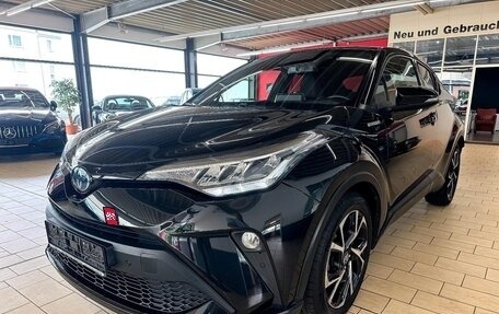 Toyota C-HR I рестайлинг, 2020 год, 2 700 000 рублей, 4 фотография