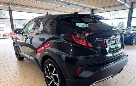 Toyota C-HR I рестайлинг, 2020 год, 2 700 000 рублей, 7 фотография