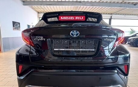 Toyota C-HR I рестайлинг, 2020 год, 2 700 000 рублей, 10 фотография
