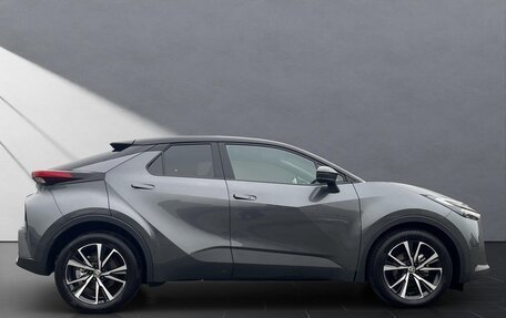 Toyota C-HR, 2025 год, 3 600 000 рублей, 6 фотография