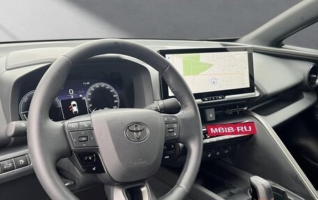 Toyota C-HR, 2025 год, 3 600 000 рублей, 13 фотография