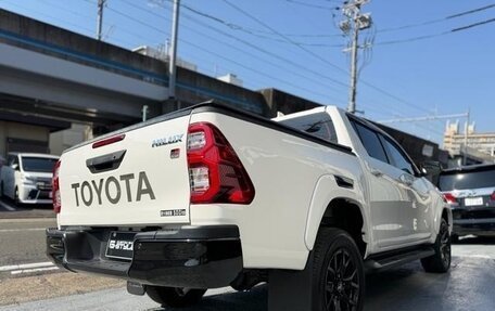 Toyota Hilux VIII, 2022 год, 4 500 000 рублей, 5 фотография