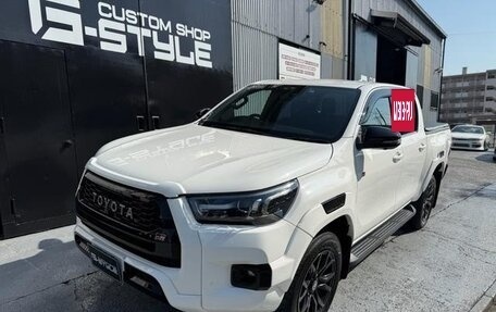 Toyota Hilux VIII, 2022 год, 4 500 000 рублей, 2 фотография