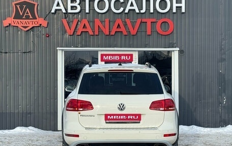 Volkswagen Touareg III, 2011 год, 1 650 000 рублей, 6 фотография